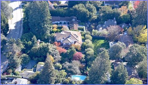 Where Does Mark Zuckerberg Live?